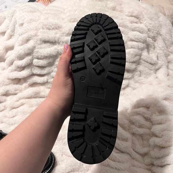 Chunky black boots - Picture 8 of 10